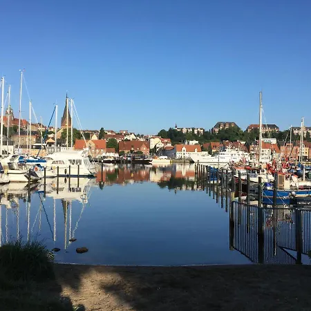 Zentrumsnahe schöne Altbauwohnung bis 4 Personen Flensburg Exterior foto