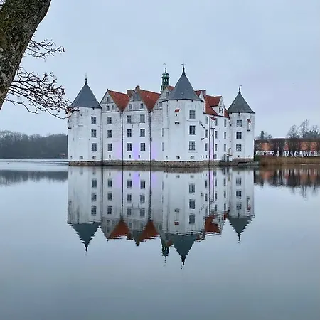 Zentrumsnahe schöne Altbauwohnung bis 4 Personen Flensburg Exterior foto