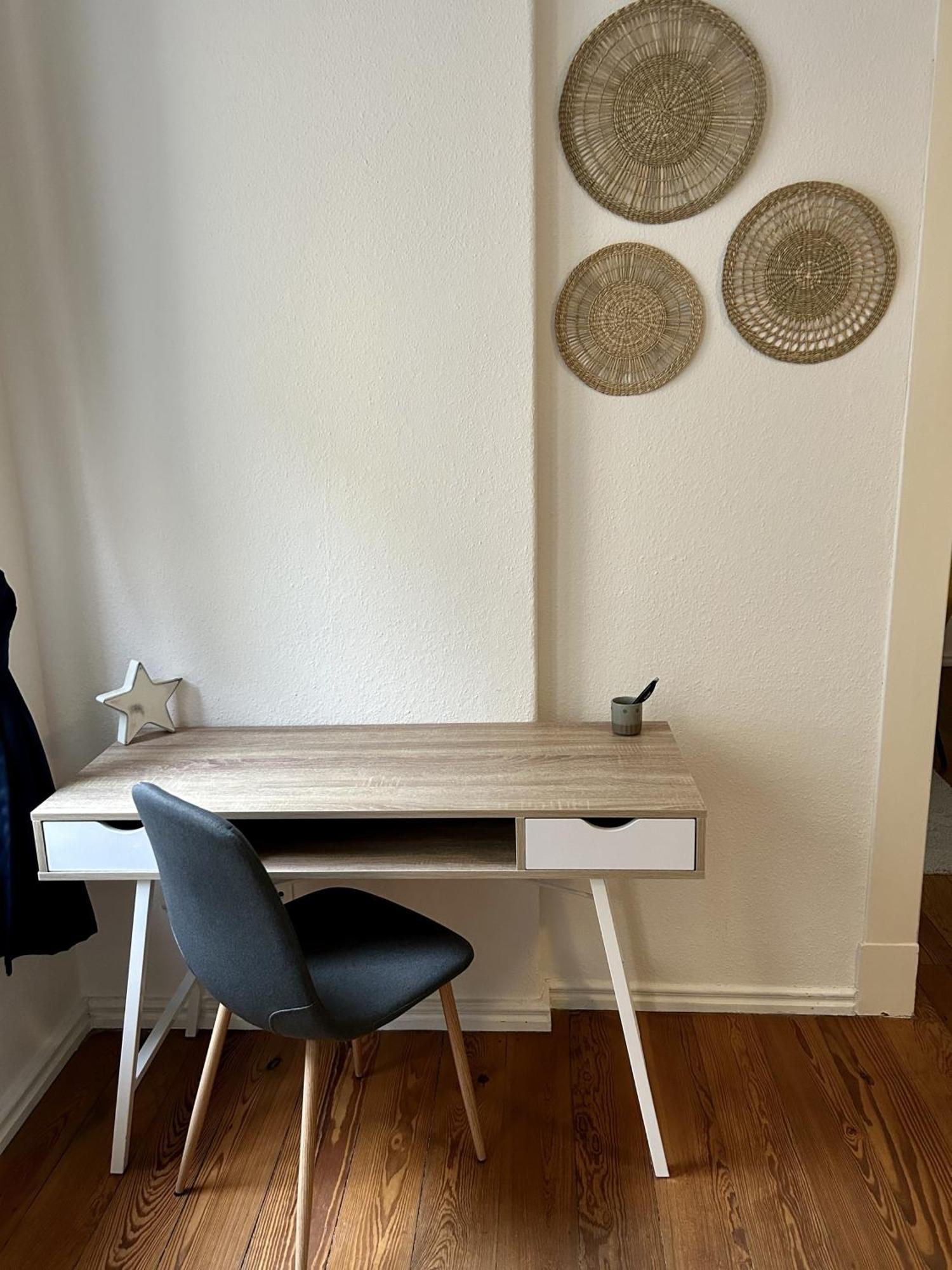 Zentrumsnahe Schoene Altbauwohnung Bis 4 Personen *